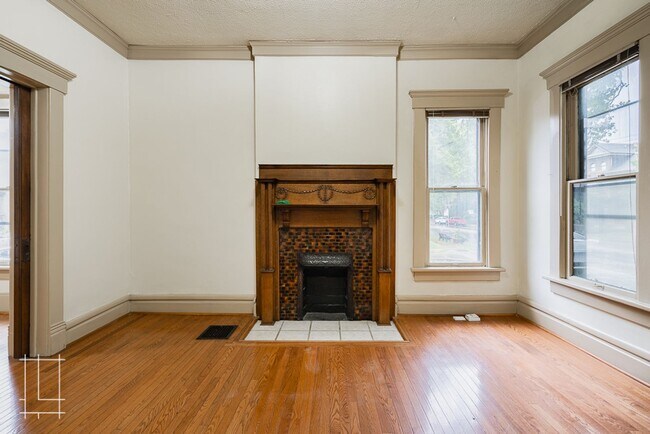Building Photo - 836 Neil Ave