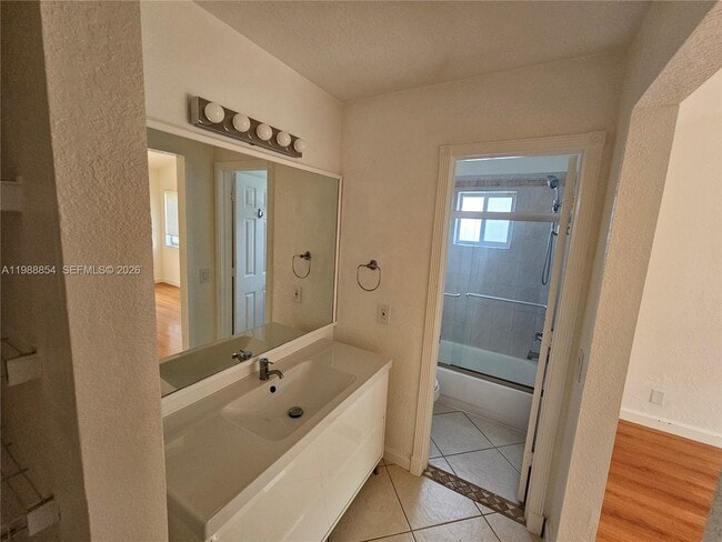 Building Photo - 4279 Greenbriar Ln