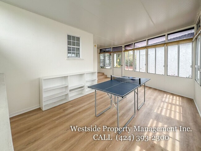 Building Photo - 8120 Glider Ave