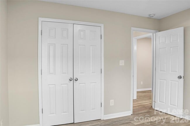 Building Photo - 300 E Gold St