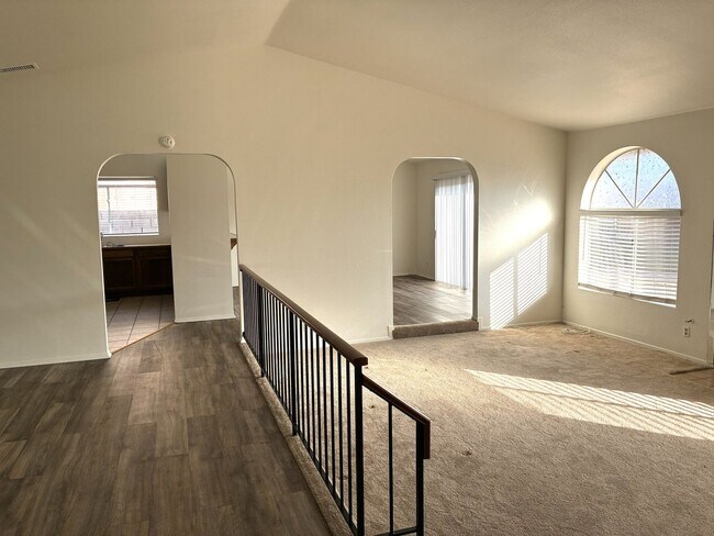 Building Photo - GREAT NEIGHBORHOOD IN RIALTO HILLS 4BED+2BATH