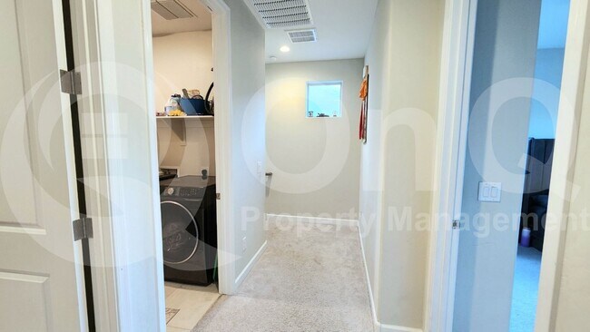 Building Photo - 6513 E Rose Marie Ln