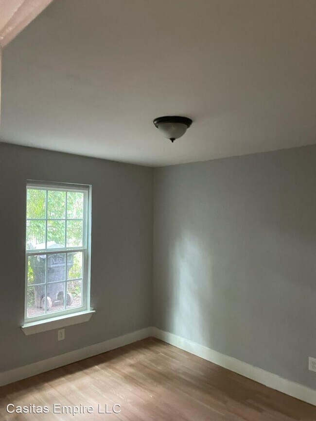 Building Photo - 2 br, 1 bath House - 3121 Rosalie St.