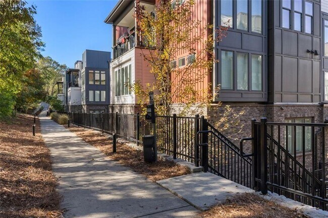 Building Photo - 396 Pratt Dr SE
