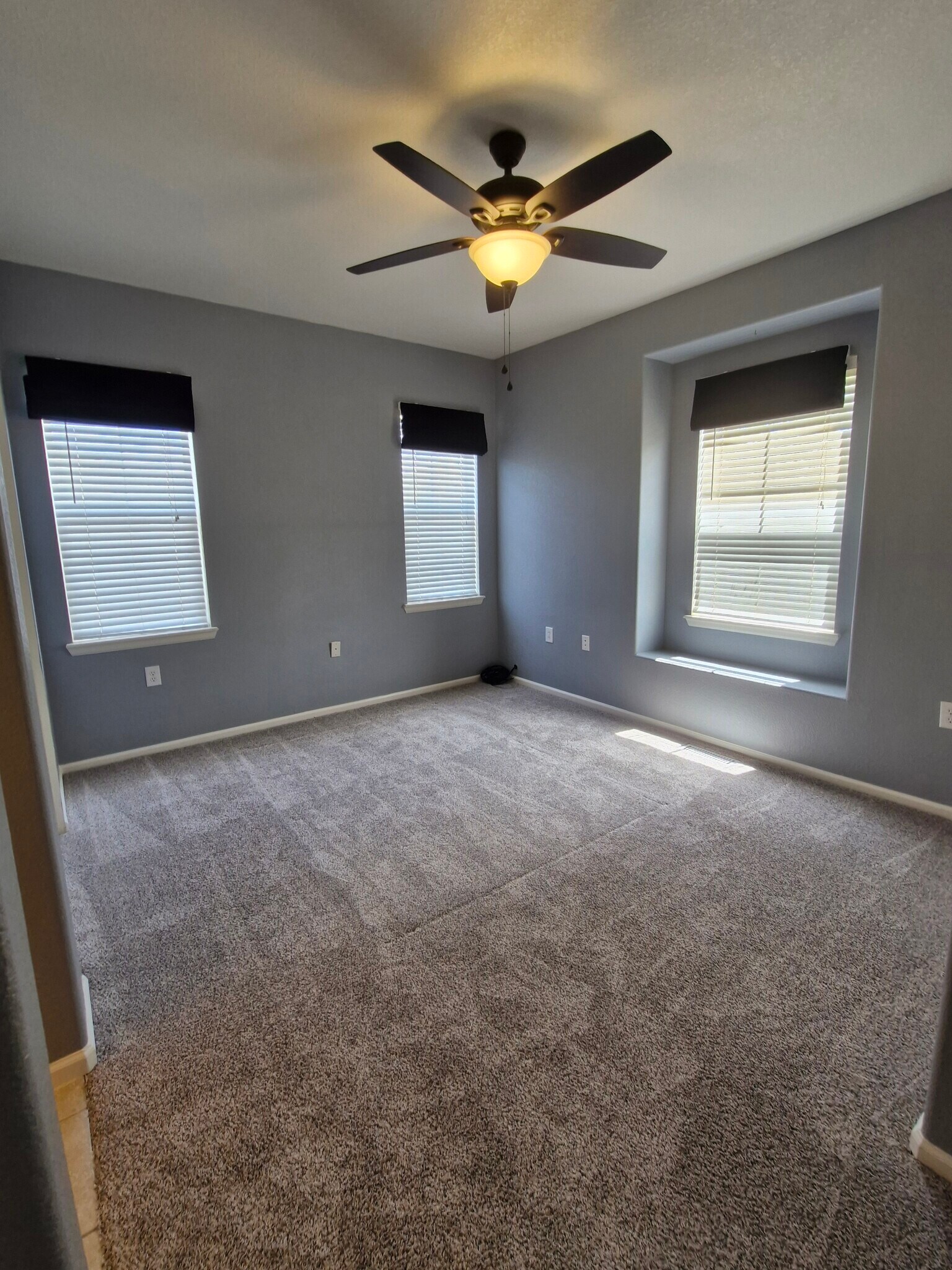 Building Photo - 12963 Grant Cir E