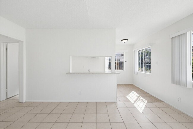 Building Photo - 1224 Normandie Ave