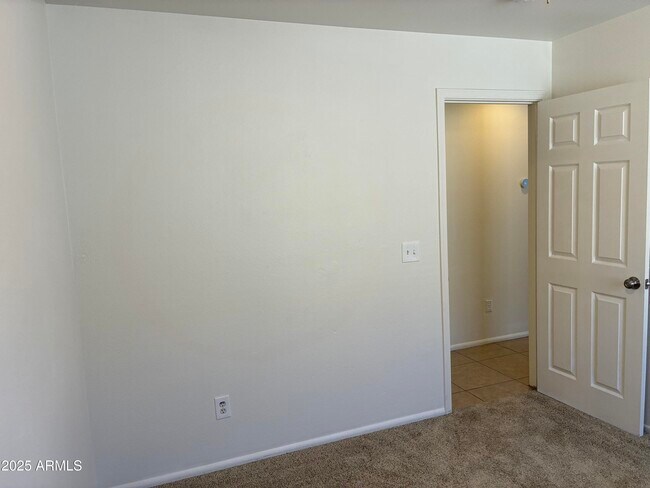 Building Photo - 10443 W Medlock Dr