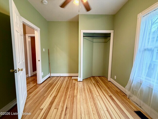 Building Photo - 1915 Culbertson Ave