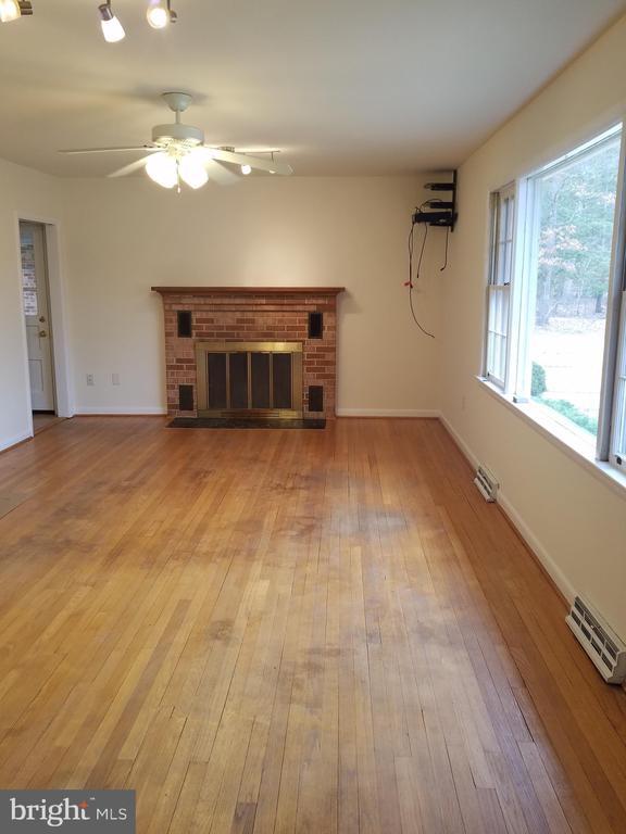 Building Photo - 8685 Ironsides Rd