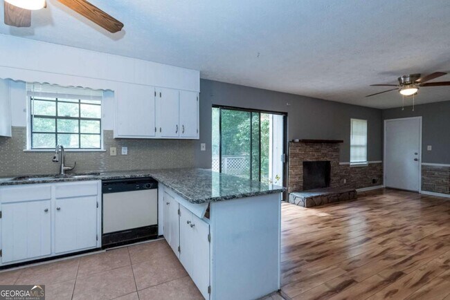 Building Photo - 2275 Camden Ct