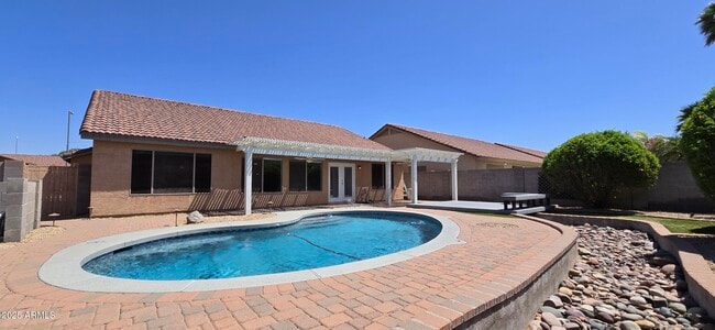 Building Photo - 4117 W Menadota Dr