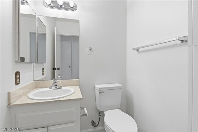 Building Photo - 210 Greenbriar Townhouse Way