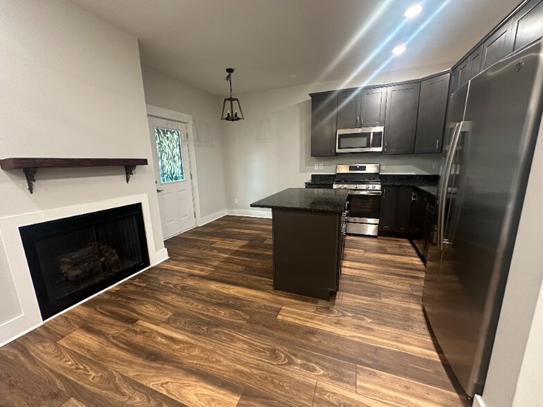 Building Photo - 4408 Shelborne Dr