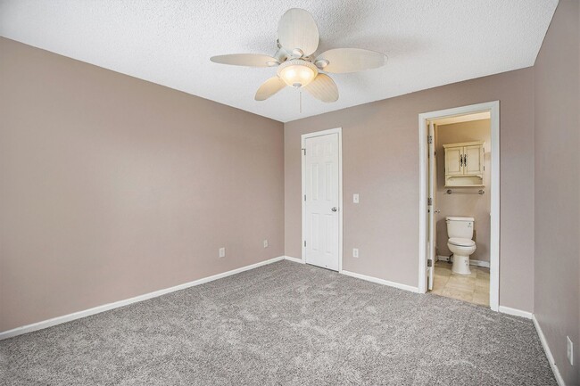 Building Photo - Great 2 Bedroom 1 Bathroom in Aurora!