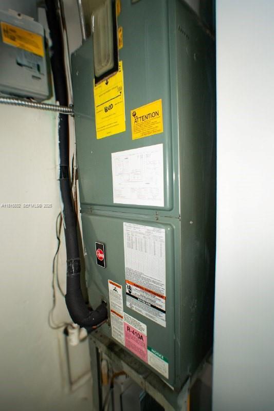 Building Photo - 2638 SW 30th Ct