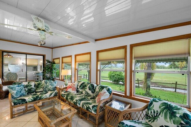 Building Photo - 7894 SE Saratoga Dr