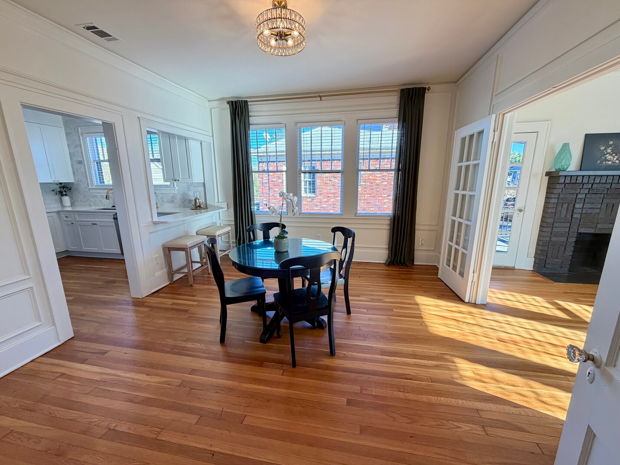 Building Photo - 726 E 40th St