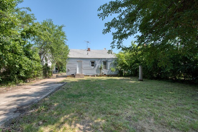 Building Photo - 3028 NW 28th St