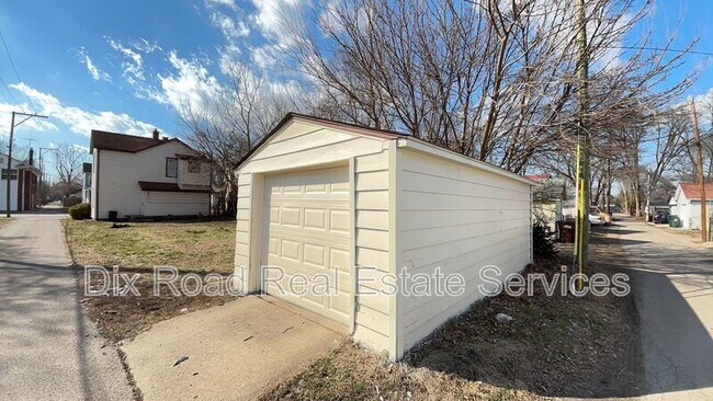 Building Photo - 1007 Elwood St