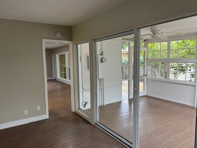 Building Photo - Newly Renovated 4 Bedroom 2 Bath home, wit...