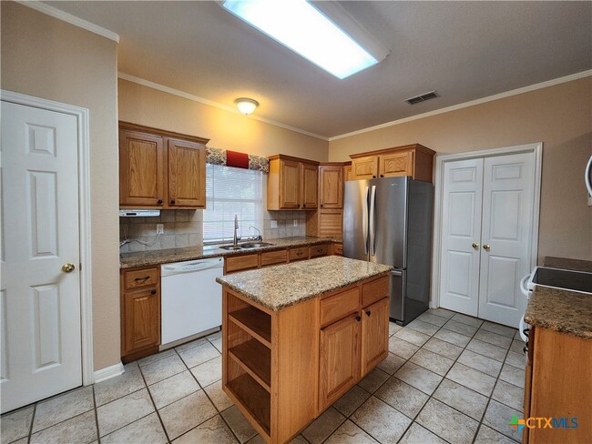 Building Photo - 1771 Oak Glen