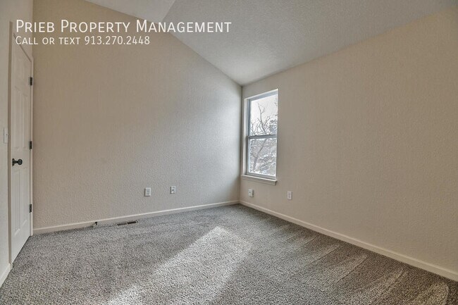 Building Photo - 310 N Ferrel St