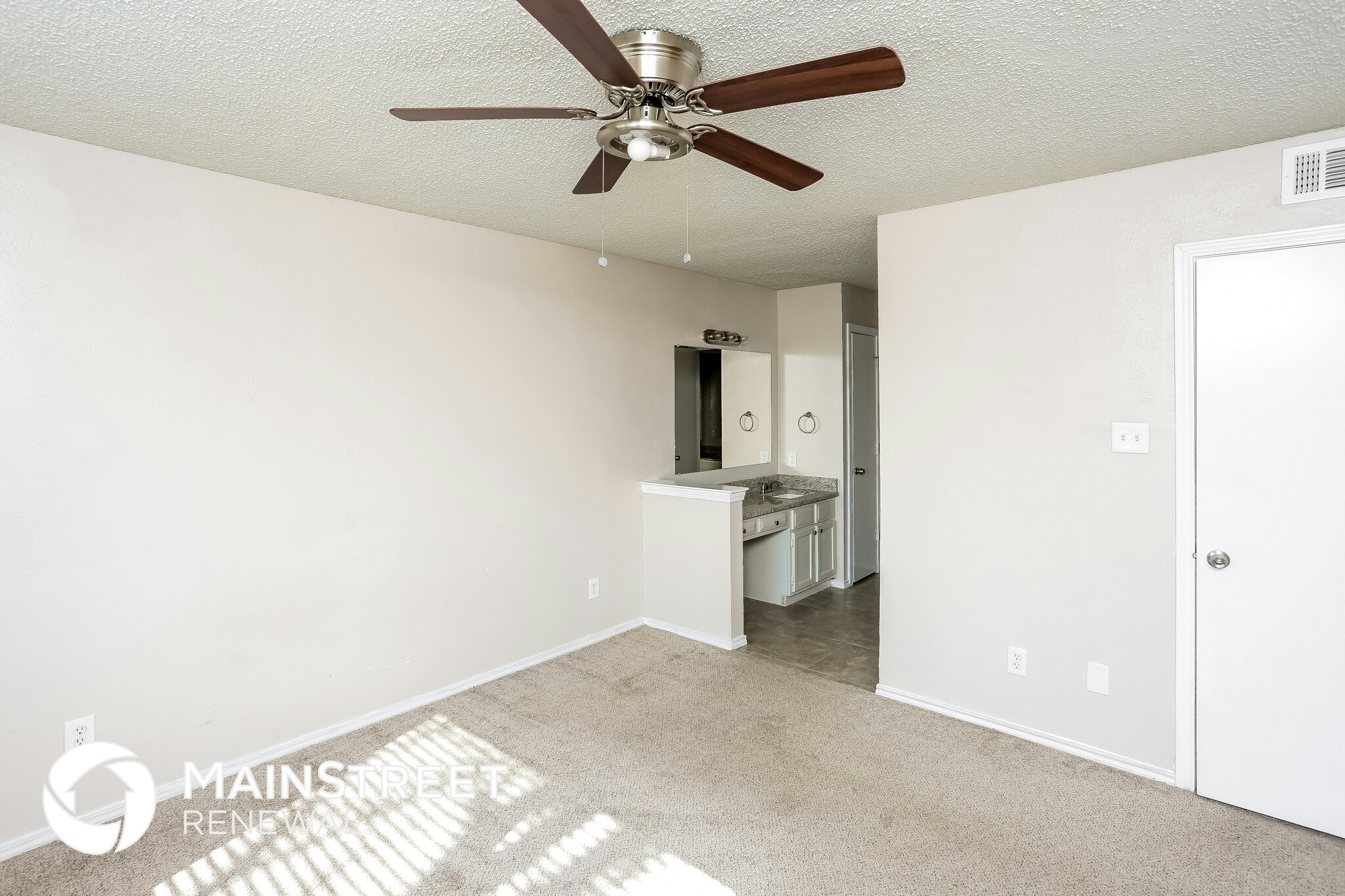 Building Photo - 1400 Thackery Dr