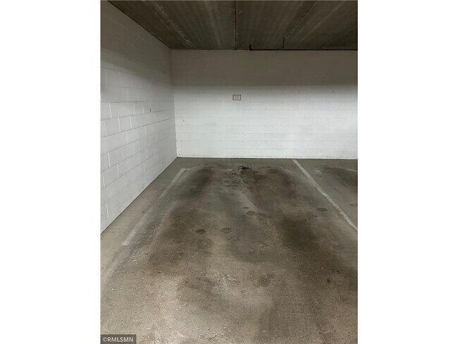 Building Photo - 8037 Xerxes Ave S