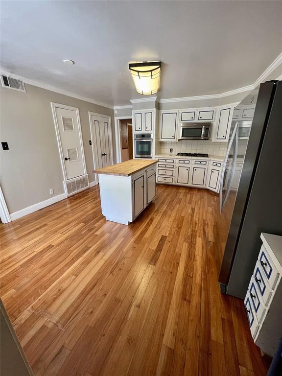 Building Photo - 7211 Mesa Dr