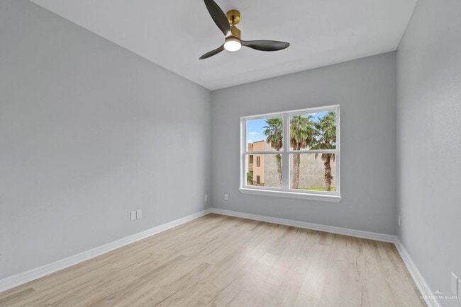 Building Photo - 18 N 5th St