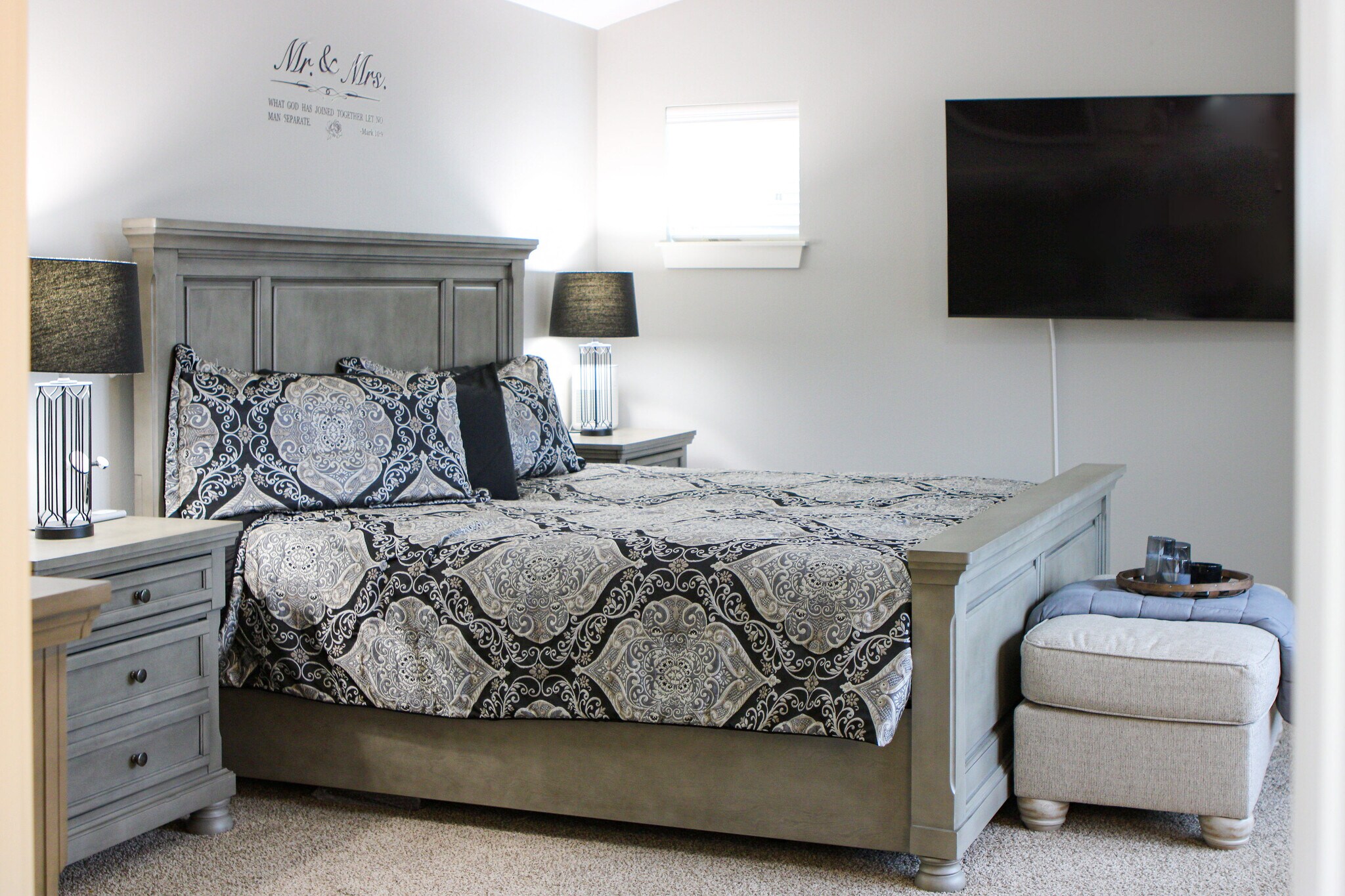 Building Photo - 7801 Rushmore Ave NE