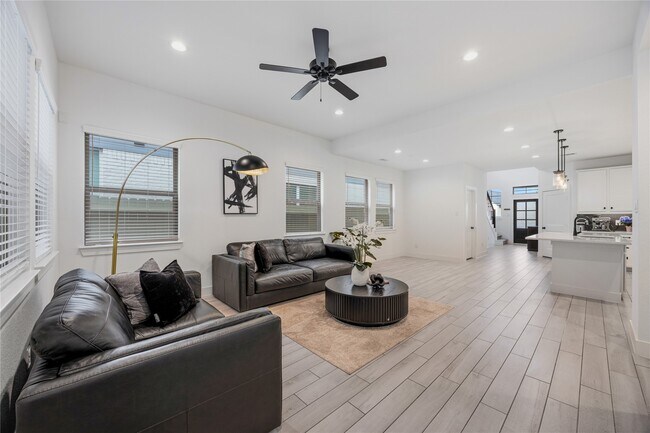 Building Photo - 10636 Wild Chives