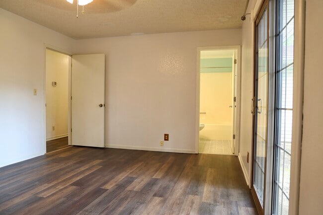 Building Photo - 16280 Hardwood Ln
