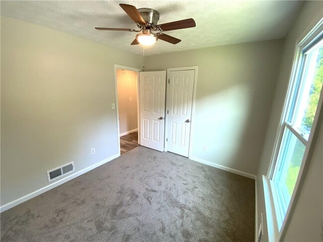 Building Photo - 109 Indian Trail Dr