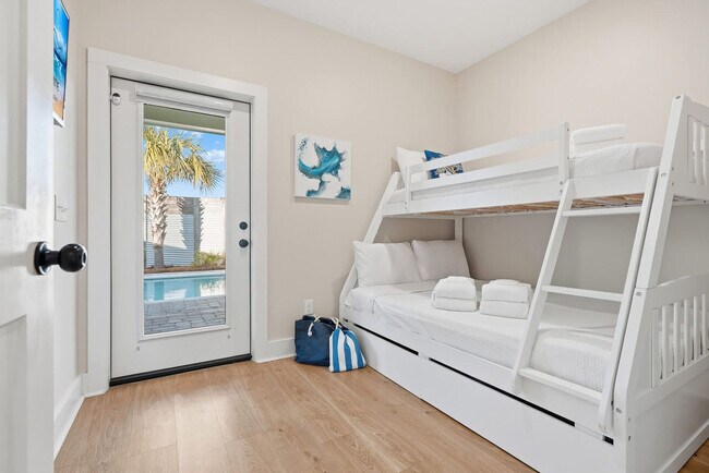 Building Photo - 21310 Pompano Ave