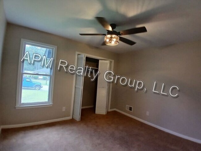 Building Photo - Newly Remodeled Home in Southeast Columbia