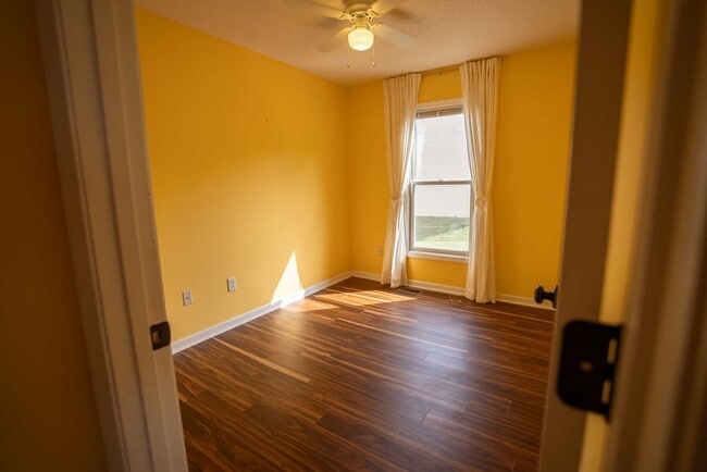 Building Photo - Townhouse in the City of Harrisonburg