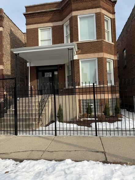 Building Photo - 7123 S Cornell Ave