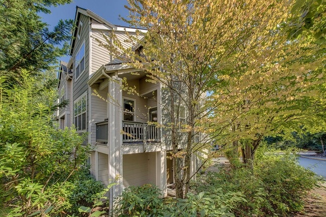 Building Photo - 3 Bed/ 2.75 Bath Townhome in Lynwood