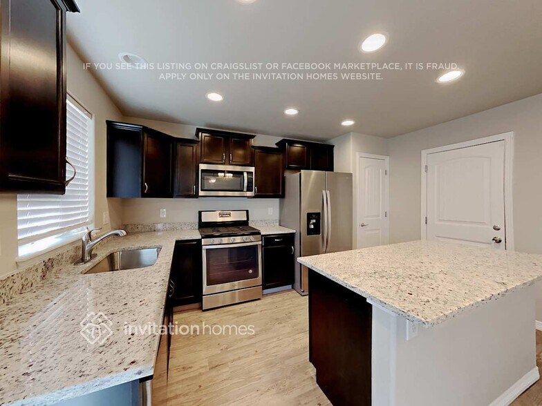 Building Photo - 6792 Galpin Dr