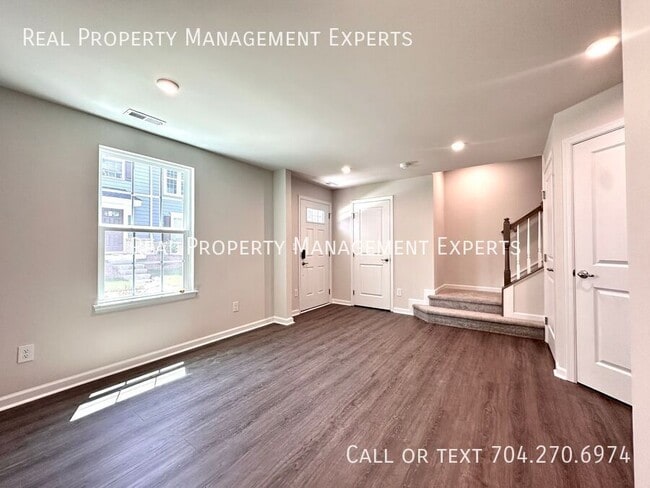 Building Photo - 1305 May Apple Dr