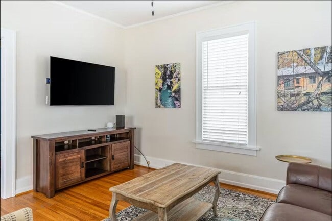 Building Photo - Beautiful 4 Bedroom Rental in Prime East Kalispell Location