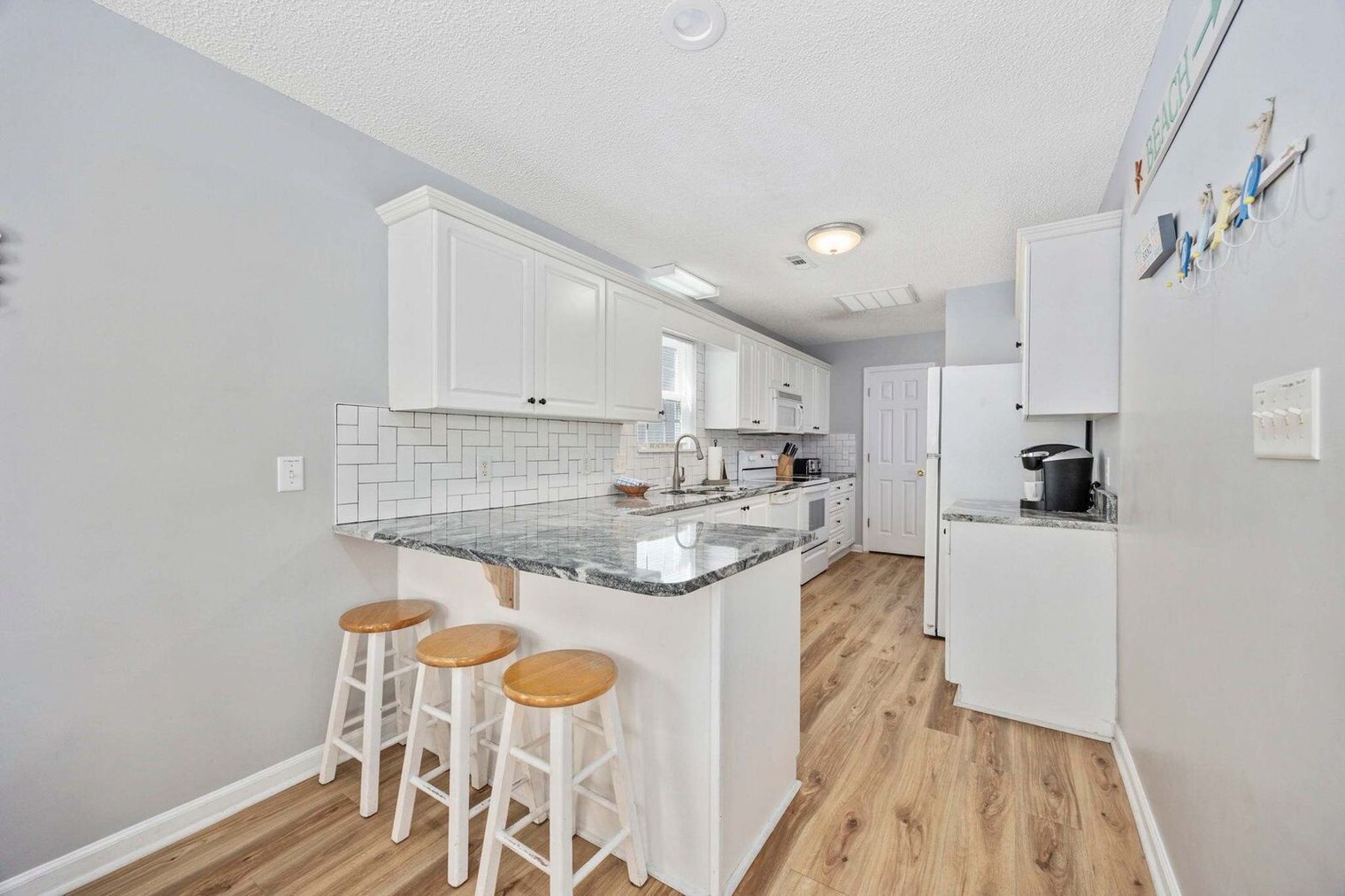 Building Photo - 111B S Yaupon Dr