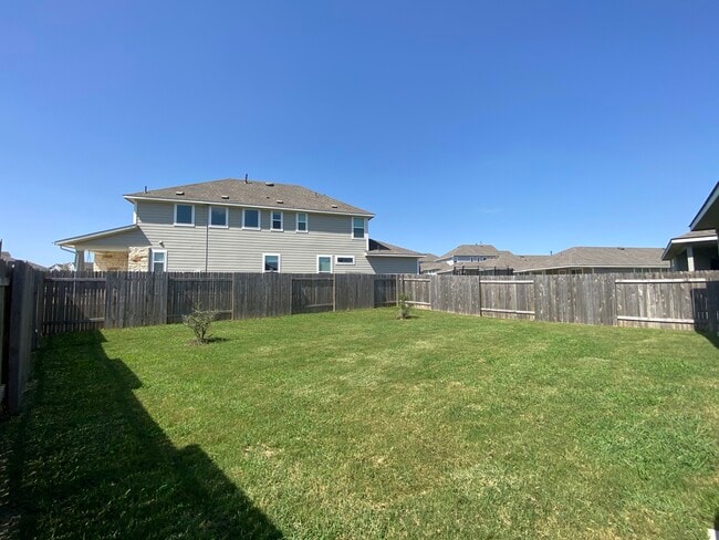 Building Photo - 384 Gaida Loop