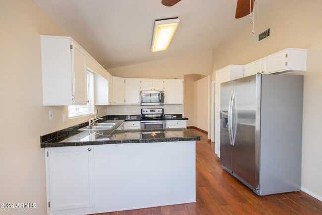 Building Photo - 15024 N 85th Dr