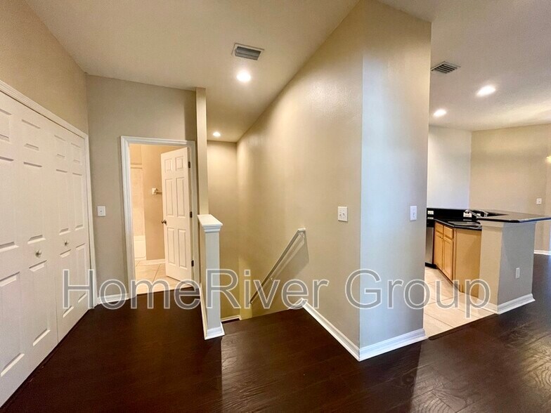 Building Photo - 9502 W Park Village Dr