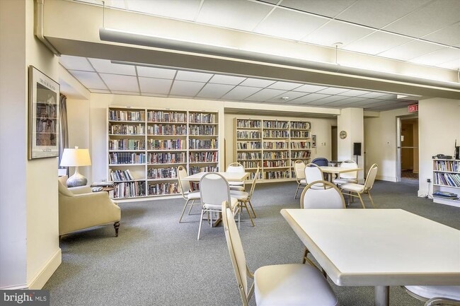 Building Photo - 4201 CATHEDRAL Ave NW