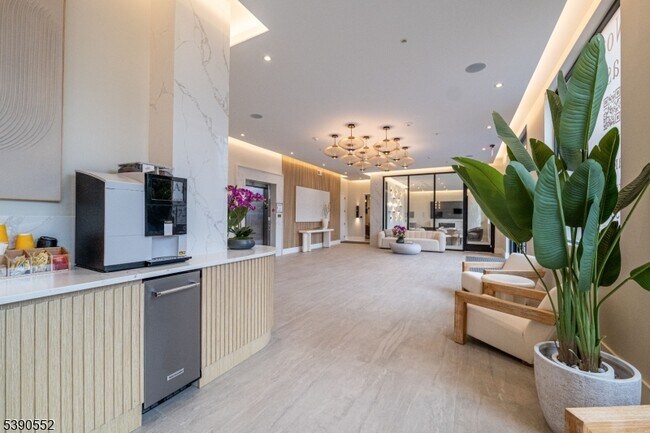 Building Photo - 1722 Springfield Ave