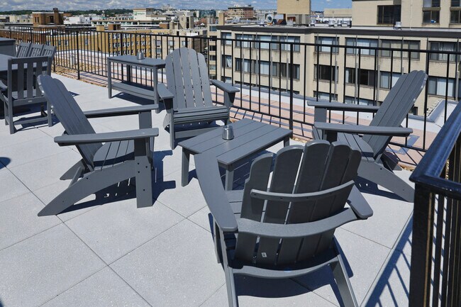 Rooftop seating - 1420 N St NW