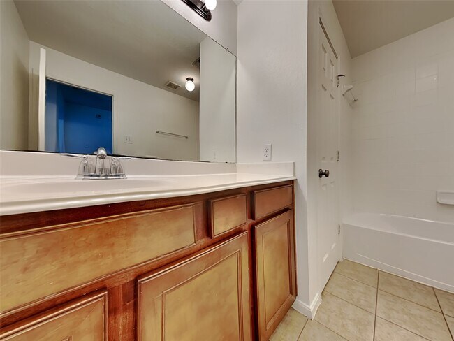 Building Photo - 2303 Cantabria Ln